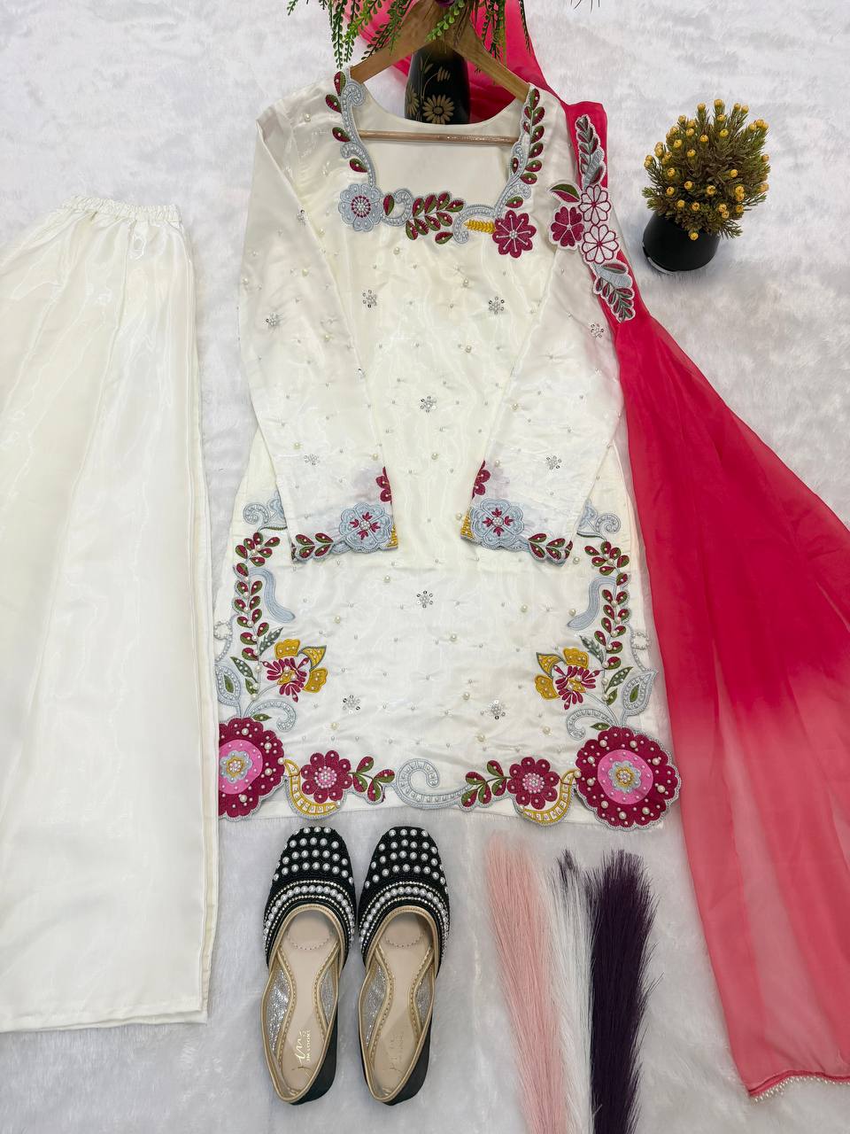 Neo-Classic Ivory Appliqué Set